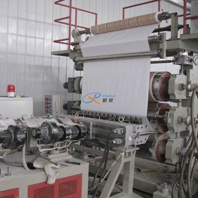 De gelamineerde Pvc-Productielijn van de Schuimraad